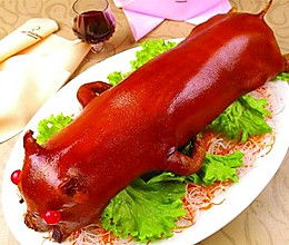 烤乳猪的做法