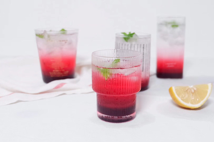 梦幻蓝莓冰饮的做法