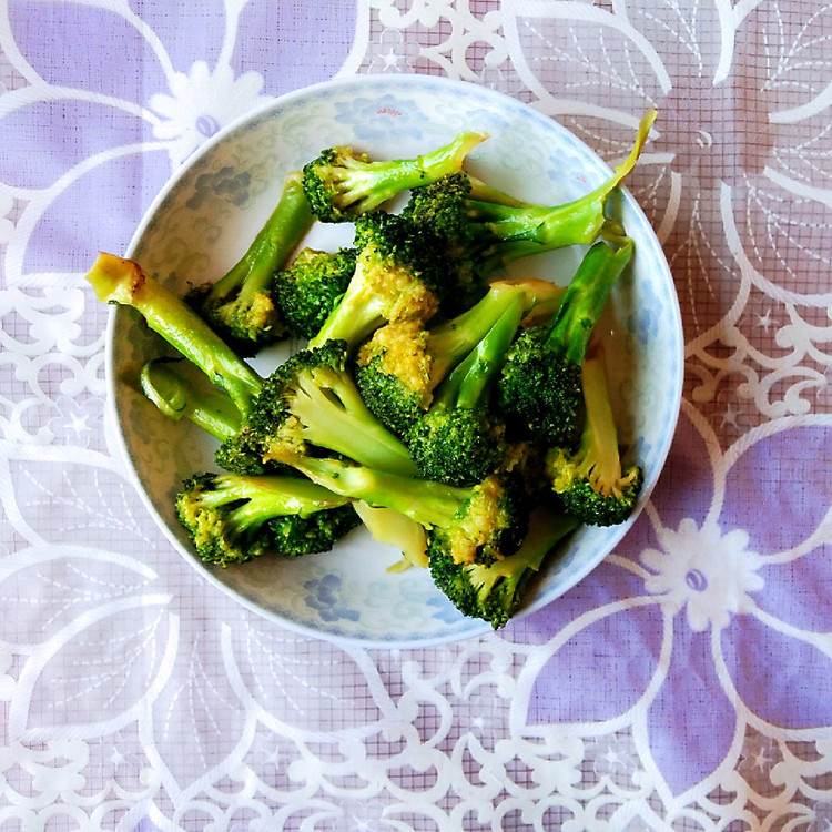 清炒西兰花的做法