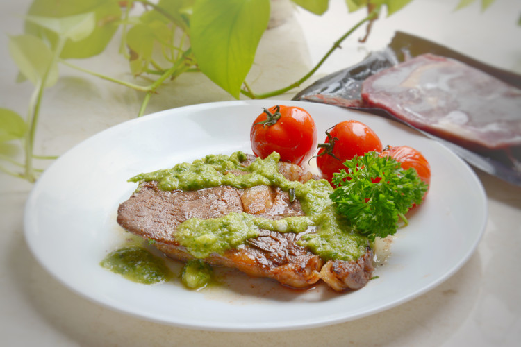 阿根廷牛肉王国的国宴烤牛排，在家也可以轻松完成！的做法