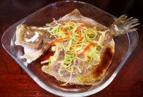 #名厨汁味，圆中秋美味#清蒸多宝鱼的做法