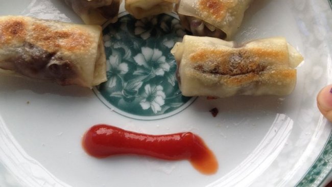 超级省油的豆沙春卷的做法