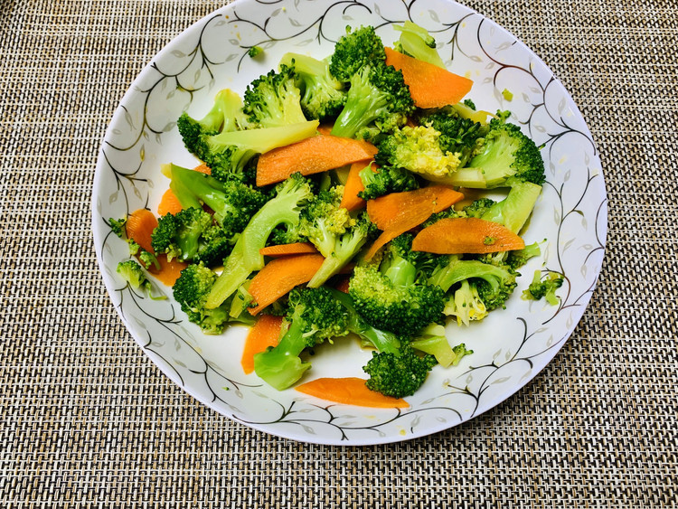 独家°爽口凉拌西蓝花的做法
