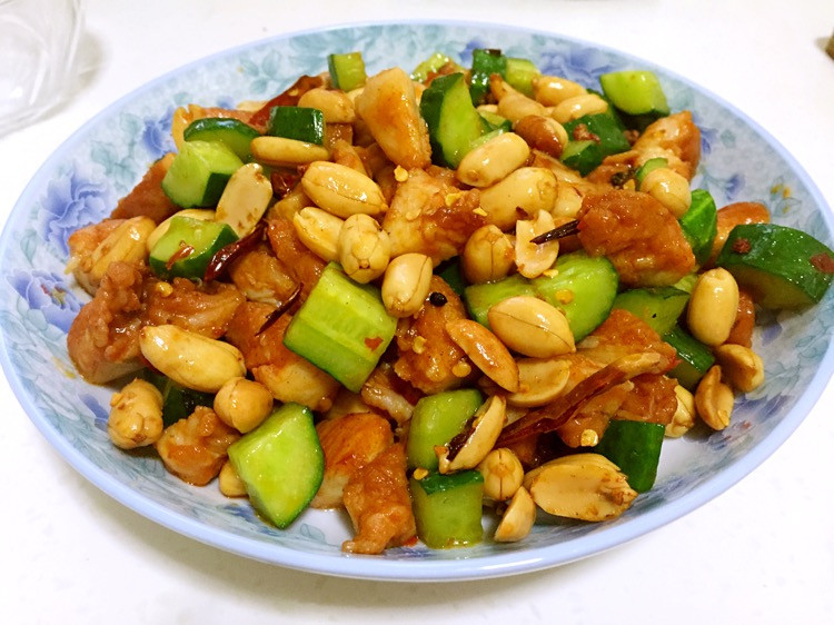 宫保鸡丁——十分钟做出大厨级美味的做法