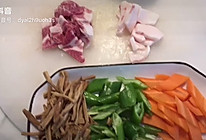 #夏日开胃餐#黄花菜炒肉片的做法