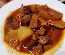 乱炖萝卜牛腩的做法