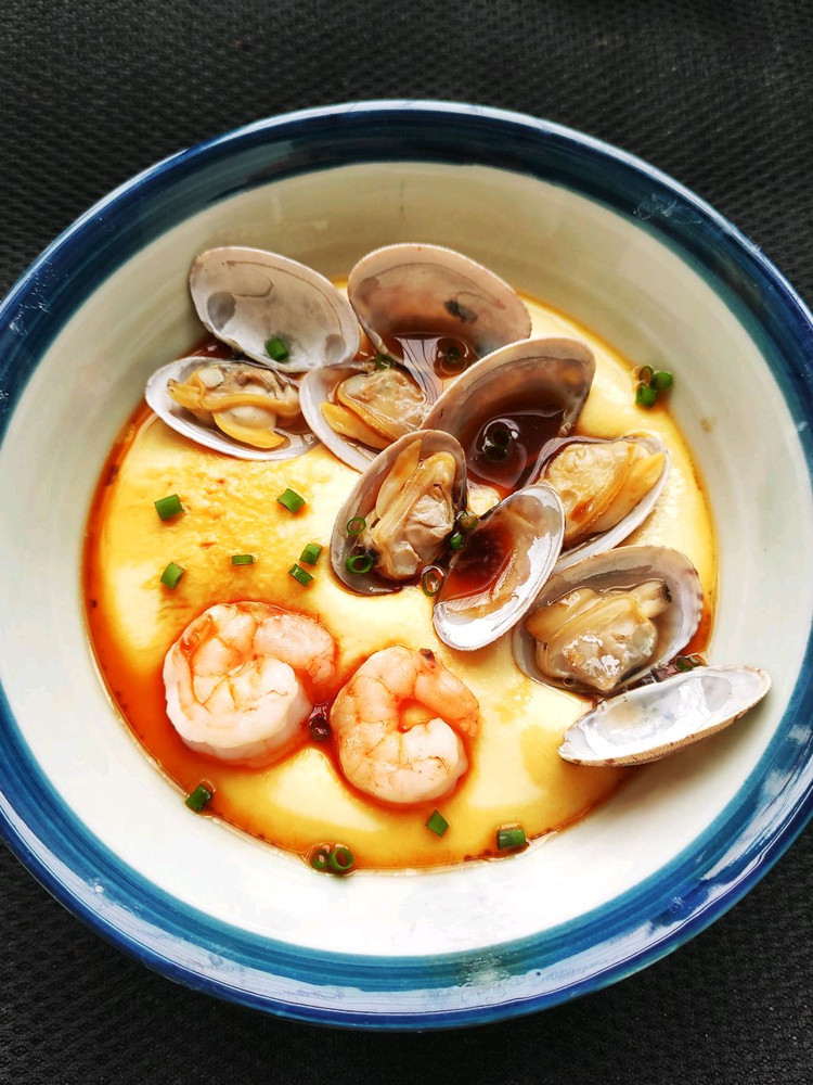 周末做一个美味海鲜蒸蛋羹的做法