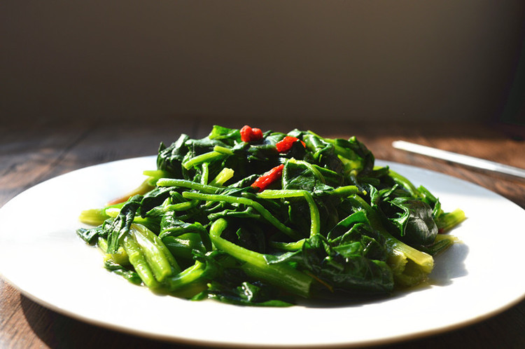 芥末拌菠菜的做法