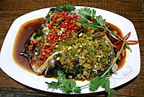 双椒鱼头的做法