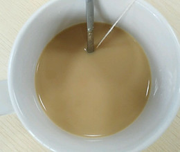 简易免煮奶茶（办公室）的做法