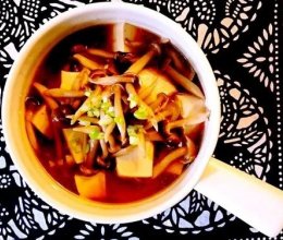蟹味菇味增汤的做法