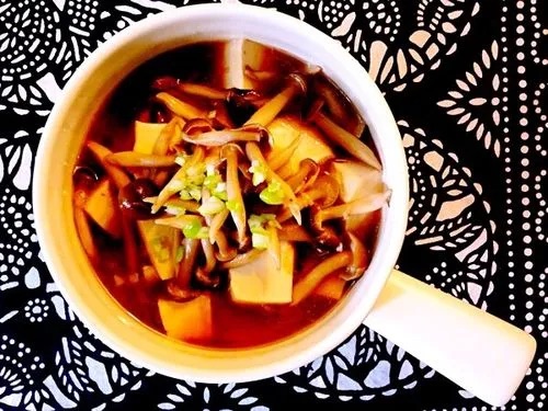 蟹味菇味增汤的做法