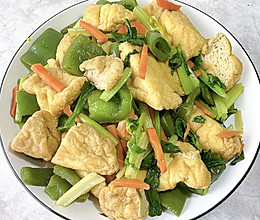 #山姆团圆宴# 甜椒焖油豆腐的做法