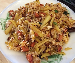 土豆火腿肠炒饭的做法