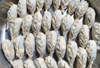 美美的黑珍珠猪肉韭菜饺子的做法