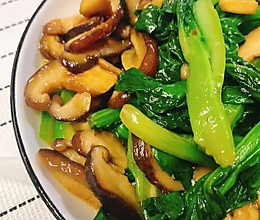 蒜蓉耗油菜心炒香菇的做法