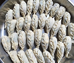 美美的黑珍珠猪肉韭菜饺子的做法
