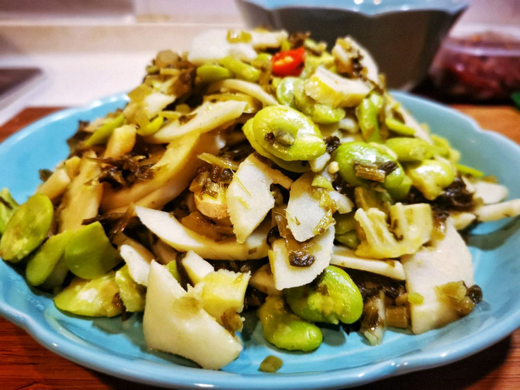 鲜鲜鲜的雪菜春笋蚕豆的做法