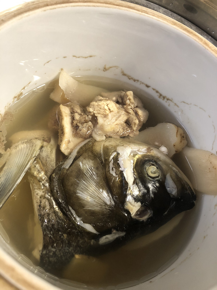 经前头痛目眩天麻炖鱼头的做法