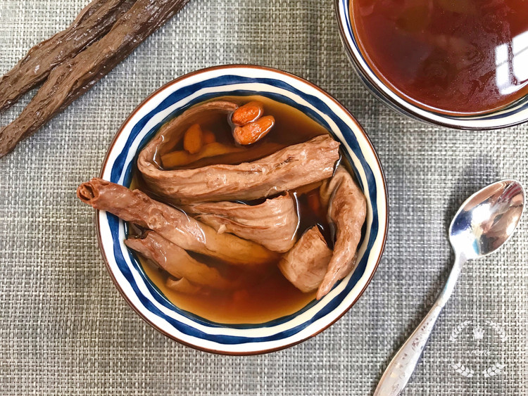 响螺玛咖红枣汤-益气强身的做法