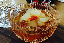 桃胶雪梨枸杞羹的做法