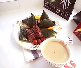 #包个粽子过端午#红枣红豆紫糯米粽的做法