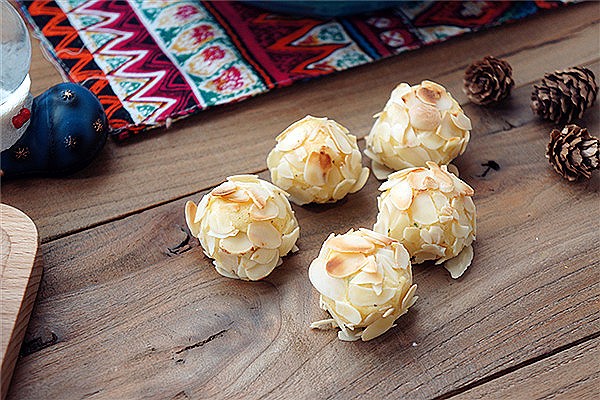 土豆杏仁球的做法