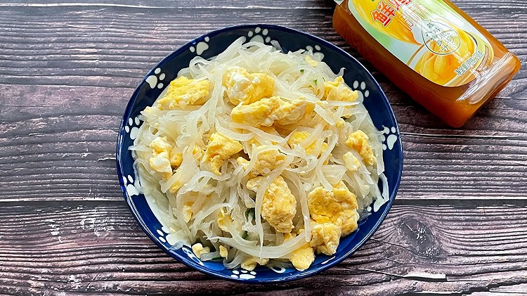 鸡蛋炒白萝卜丝的做法