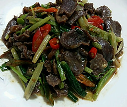 香芹炒鸡肾的做法