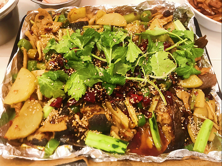 手把手教你正宗秘制麻辣烤鱼的做法