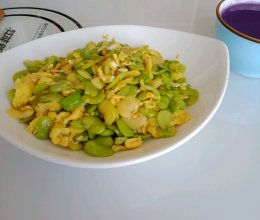 蚕豆炒鸡蛋的做法