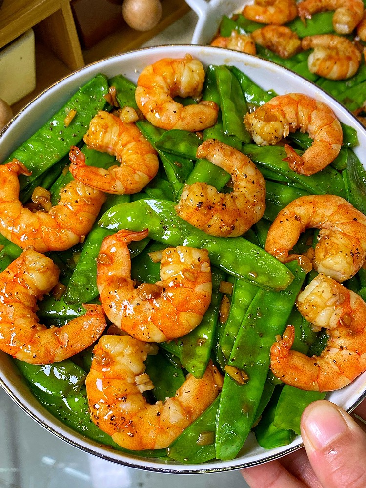 鲜香味美的黑椒荷兰豆炒虾仁，低卡营养～的做法