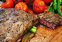 先煎后烤肉汁丰富的肋眼牛排Ribeye的做法