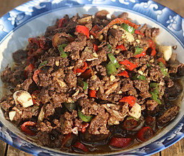 江西小炒鸭美味下饭菜的做法