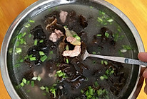 瘦肉木耳汤的做法