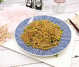 #父亲节，给老爸做道菜#豆芽炒粉丝的做法