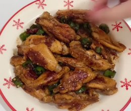 蒜香鸡翅的做法