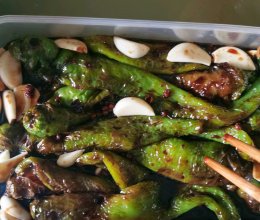 油焖辣椒的做法