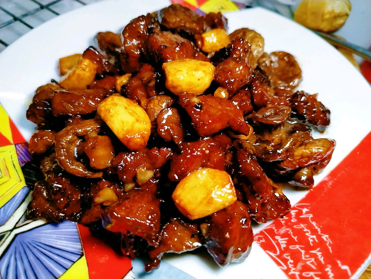 黑蒜子牛肉粒的做法