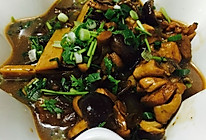 香菇粉皮炖鸡腿的做法