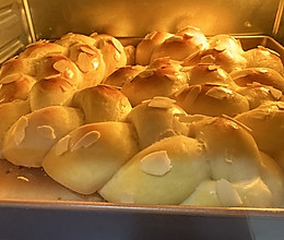 牛奶杏仁辫子面包的做法