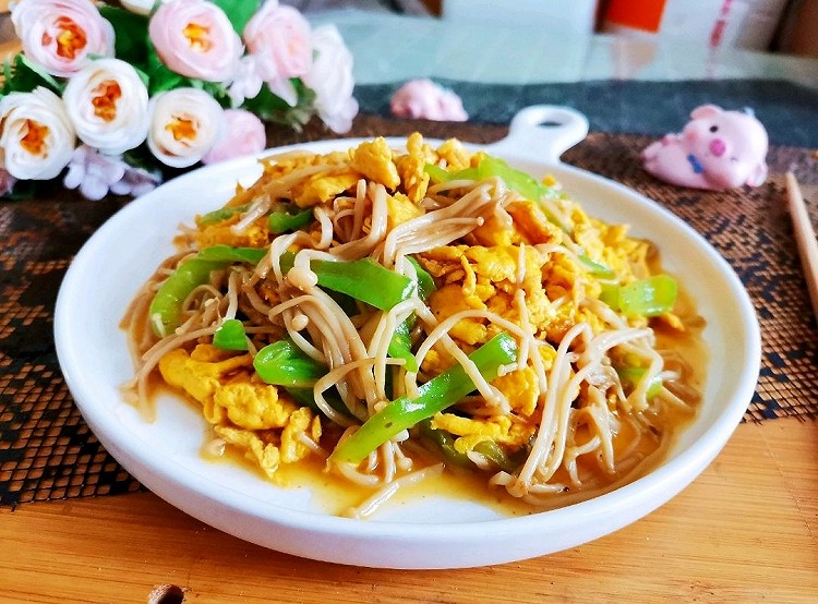金针菇炒鸡蛋的做法