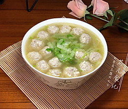白菜煮豆腐肉丸子的做法