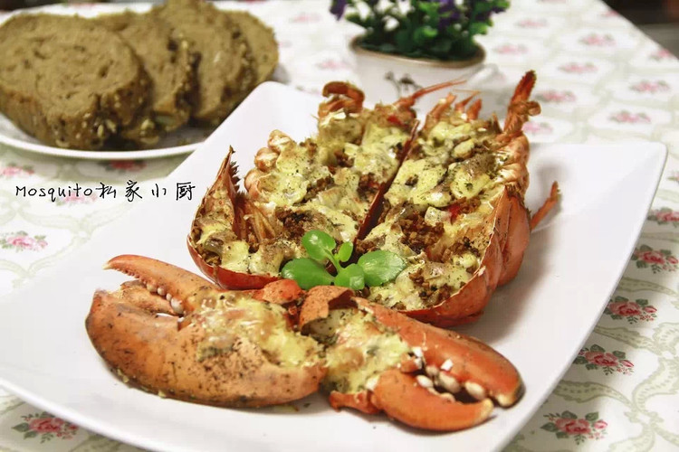 蒜蓉芝士焗龙虾Mosquito私家小厨的做法