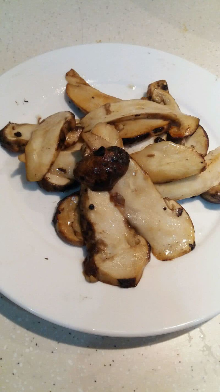 黄油松茸的做法