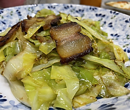 酱肉炒包心菜的做法