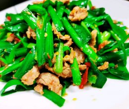 #刘畊宏女孩减脂饮食#韭菜炒肉丝的做法