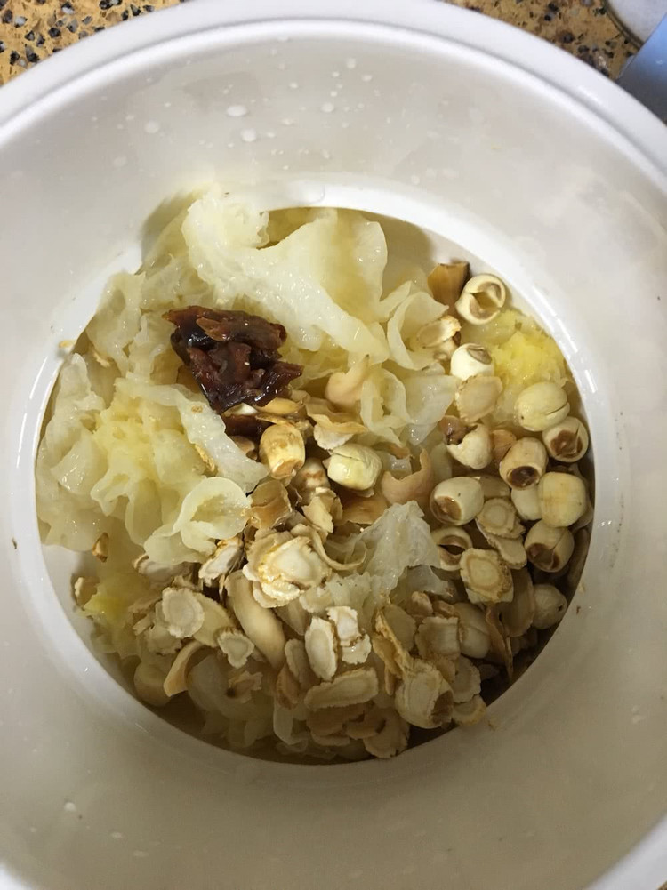 花旗参炖银耳的做法