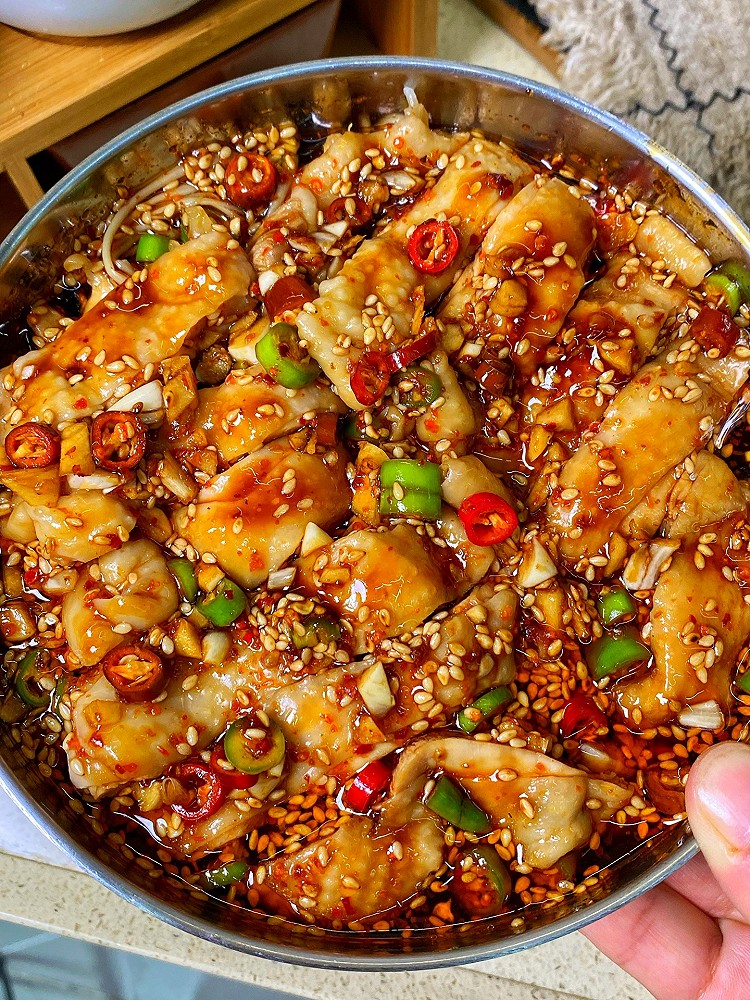 夏日凉拌菜，巨好吃的口水鸡绝了的做法