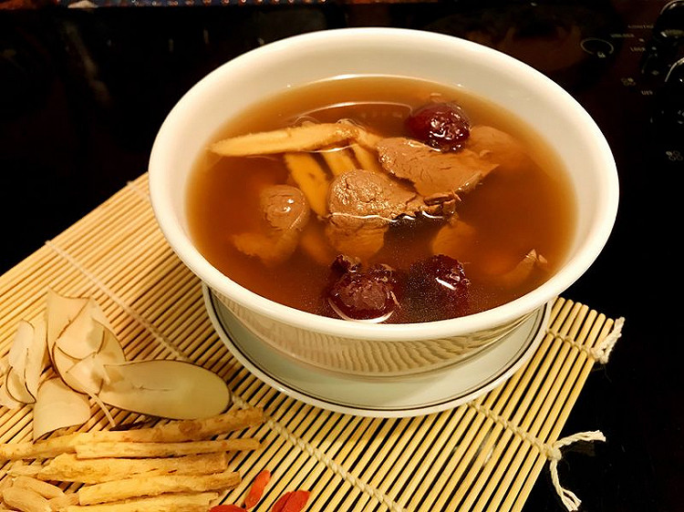 北芪红枣鹿肉汤的做法